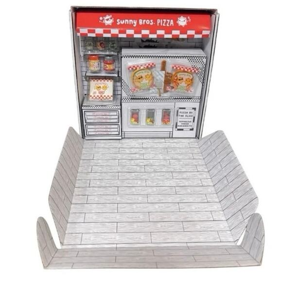 MGA's Miniverse Make It Mini Food Pizza Party Sunny Bros Pizza BRAND NEW - Picture 3 of 4